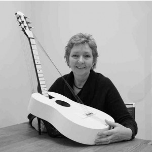 Artist Anne McGill with her Guitar