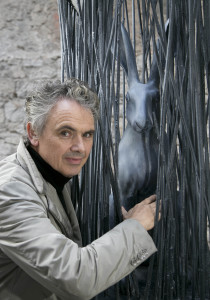 'Hare Hiding' with artist Patrick O'Reilly, which sold for €6200 (Photo Colm Mahady, Fennell Photography)